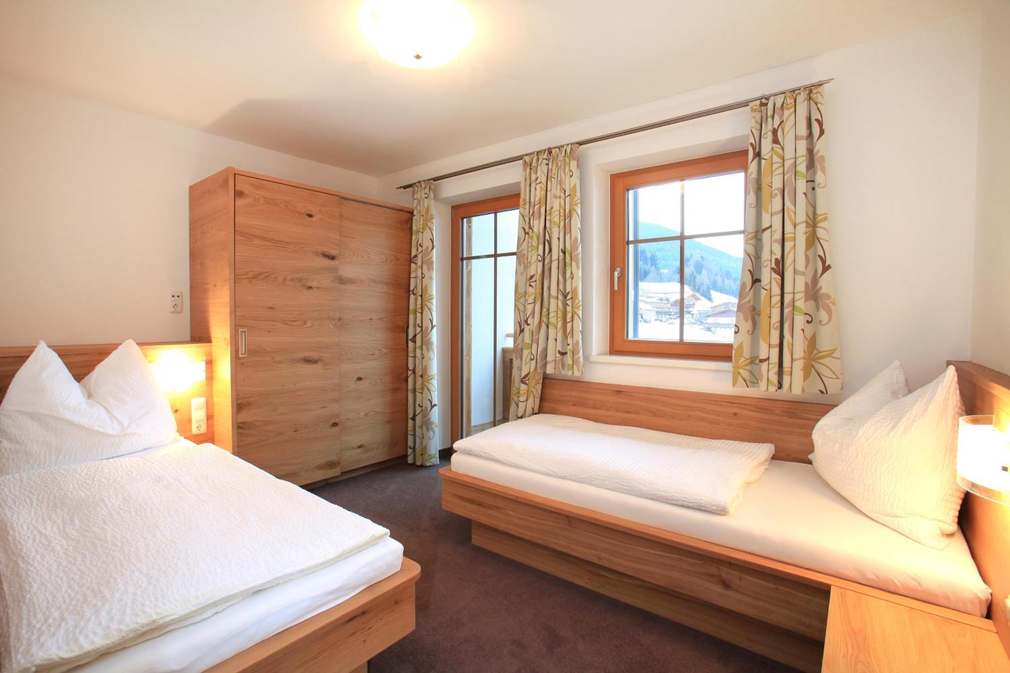 Tarlack Hutten 34 *